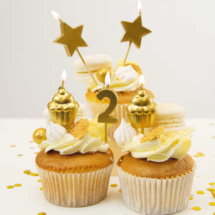 Kaarsjes 2 Jaar Cupcake Goud 17,5cm